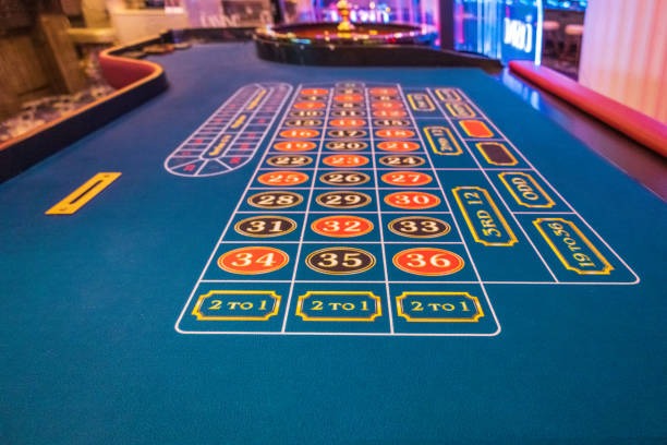 Wild symbol substituting in a winning payline